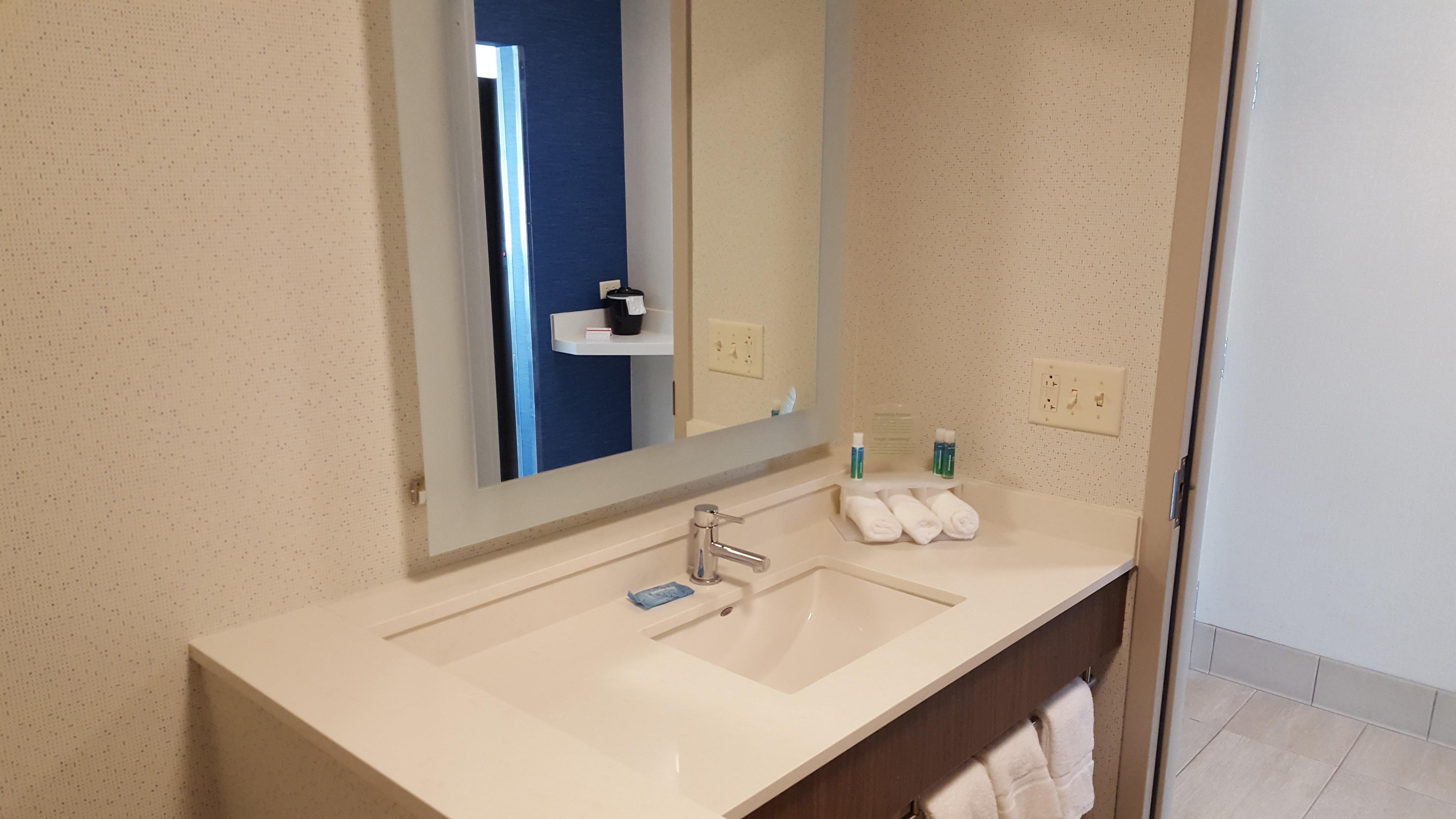 Holiday Inn Express & Suites Oswego By Ihg Zewnętrze zdjęcie